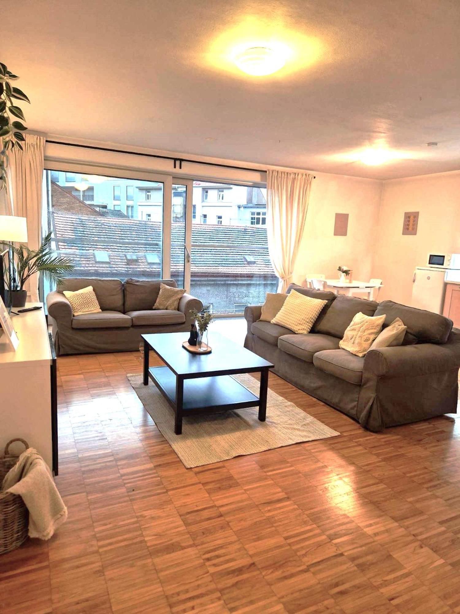 Spacious Near Center With Balcony And Garage Parking Apartment *