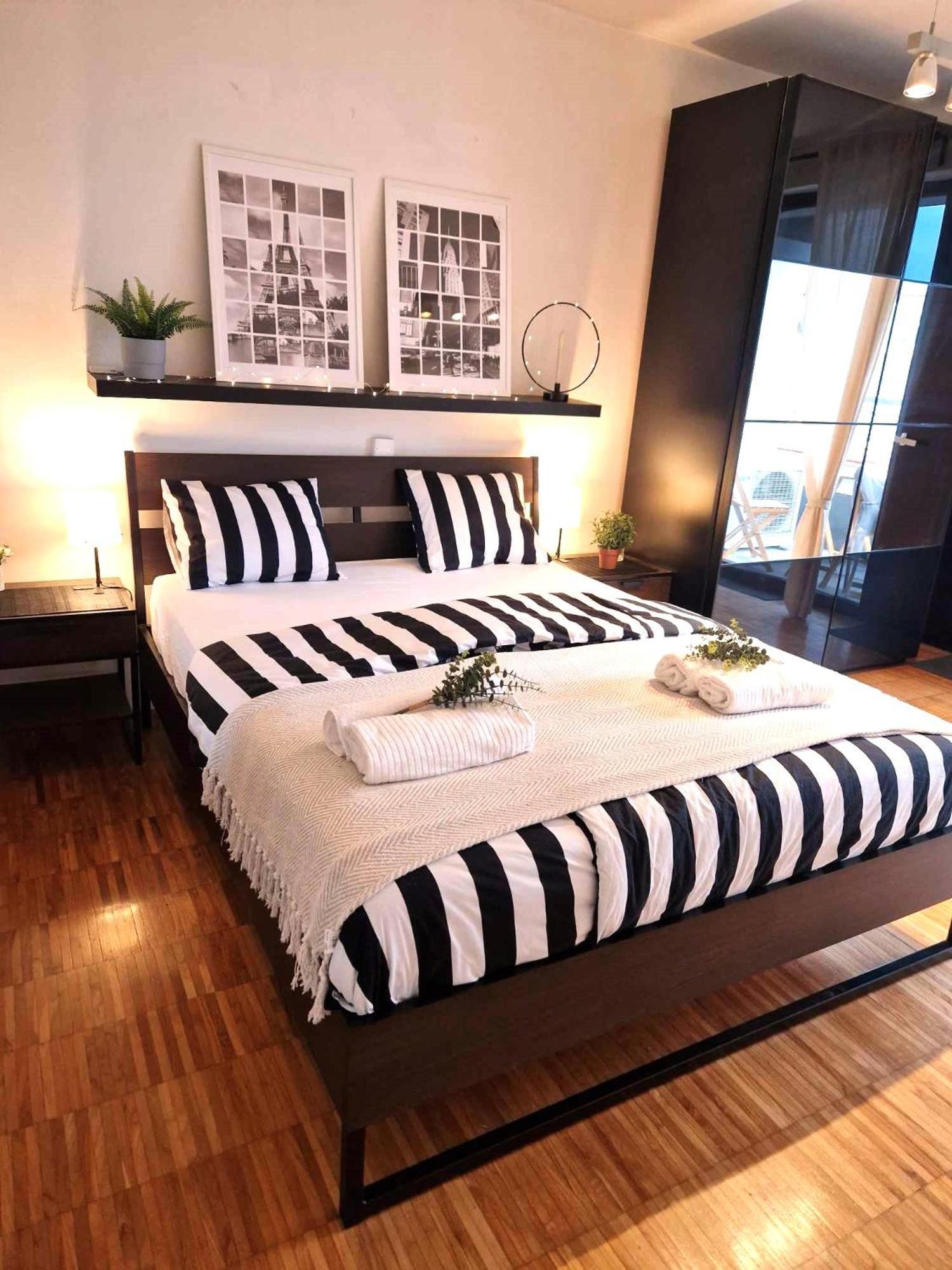 Apartment Spacious Near Center With Balcony And Garage Parking *